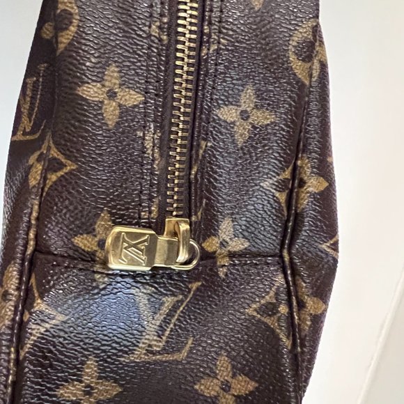 LOUIS VUITTON Monogram Trousse Toilette 28 Clutch Bag | Unisex - Picture 4 of 8